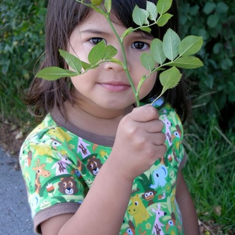 Kids wearing colours in nature